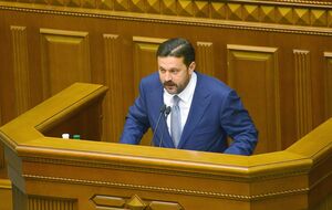 По данным росСМИ, представители ГРУ ужесточили охрану подозреваемого в госизмене экс-нардепа Украины Деркача, сбежавшего в РФ