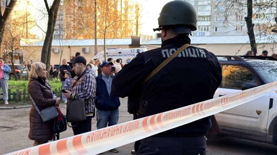 Журналіст висловив попередні версії щодо особи стрільця