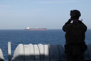 По данным СМИ, военные США планируют расширить свою операцию по задержанию судов