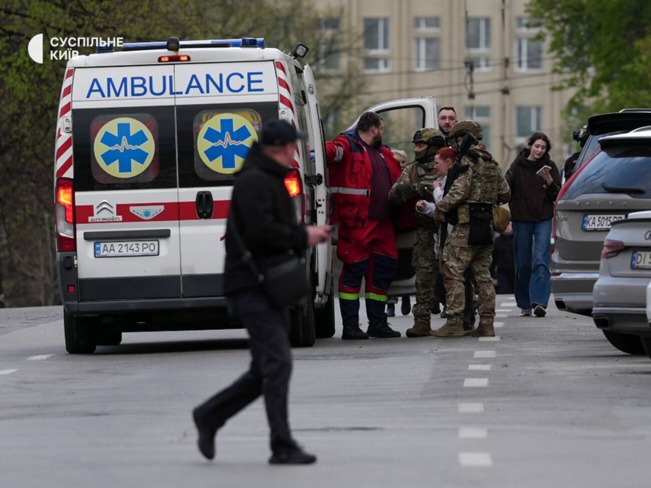 По последним данным, в результате теракта погибли шесть человек