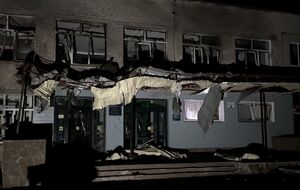 Атака окупантів повністю знищила три приватні будинки і пошкодила чотири