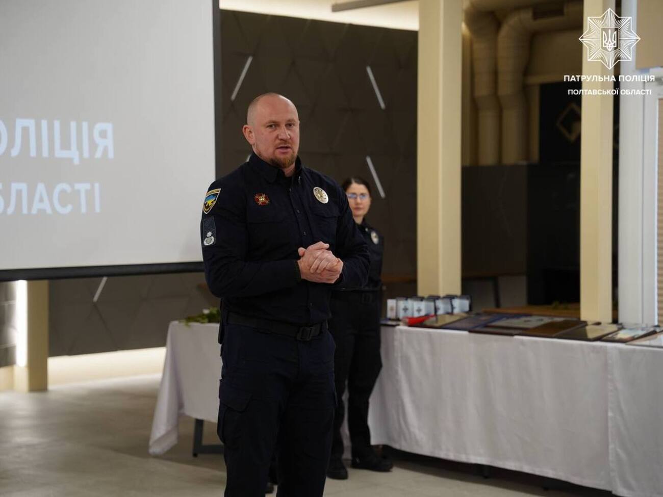 Жуков сообщил, что один из полицейских достал табельное оружие, однако не применил его