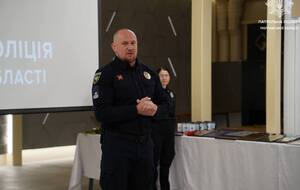 Жуков сообщил, что один из полицейских достал табельное оружие, однако не применил его