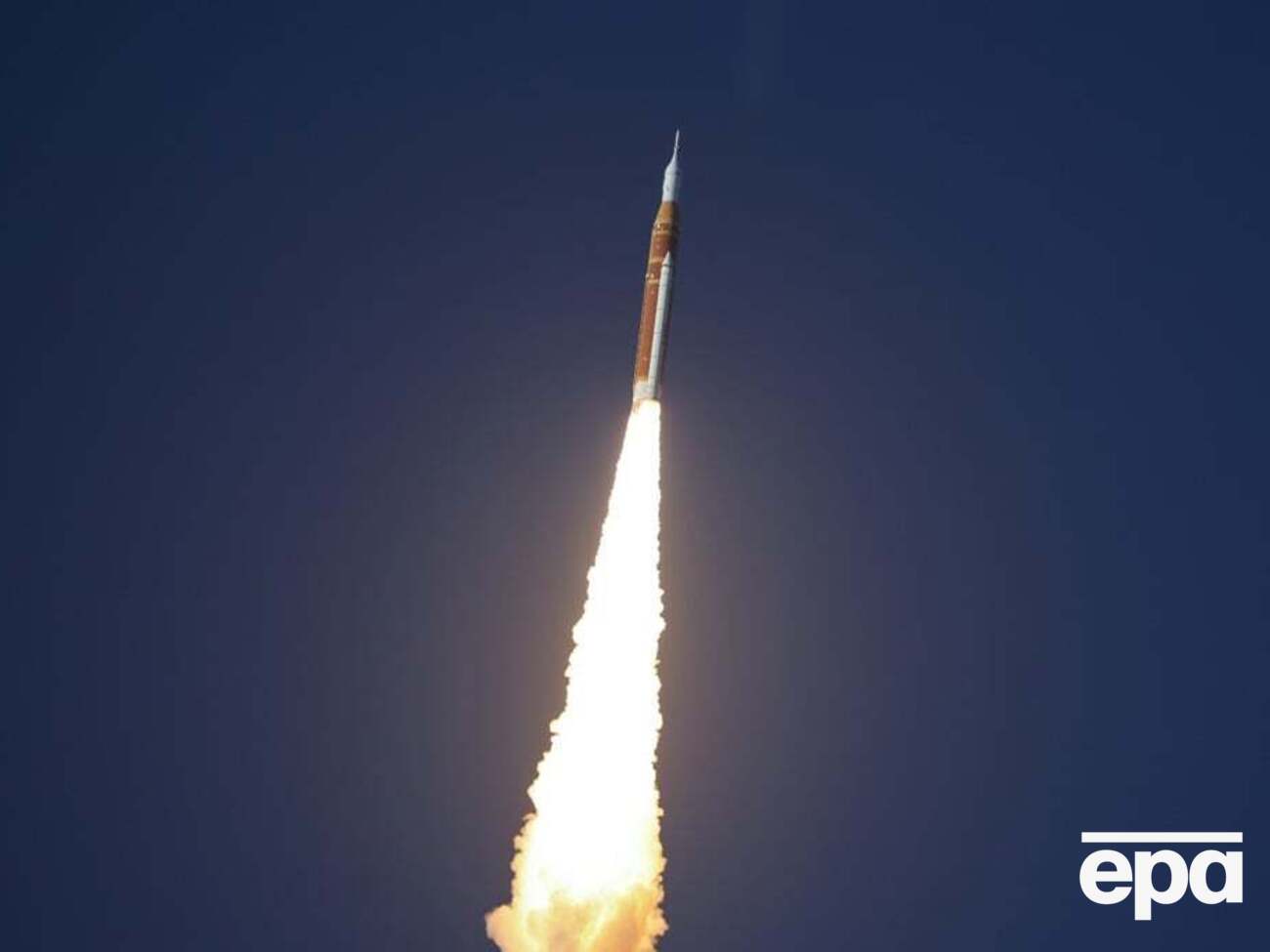 NASA спрямувало чотирьох астронавтів до Місяця