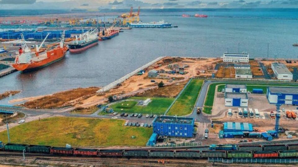 Усть-Лугу несколько раз атаковали беспилотники