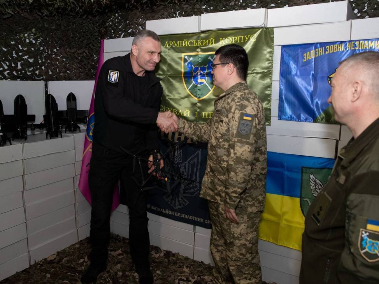 Кличко передав від Києва ЗСУ 3 тис. дронів