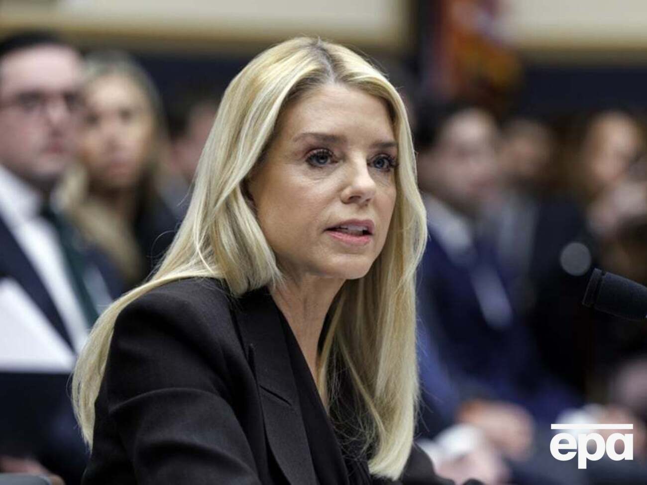 Бонди проработала чуть больше года