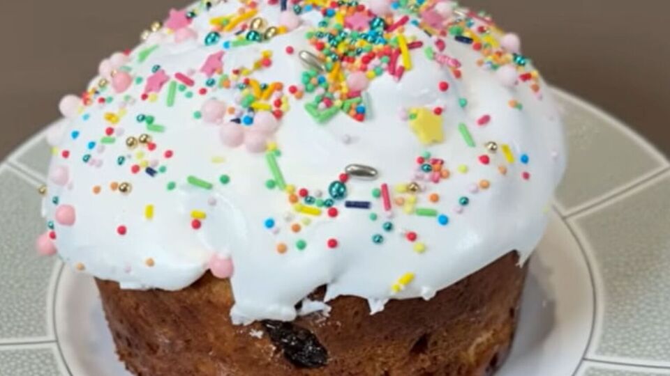 Розігрійте духовку до +180 °C. Випікайте паски протягом 40 хвилин