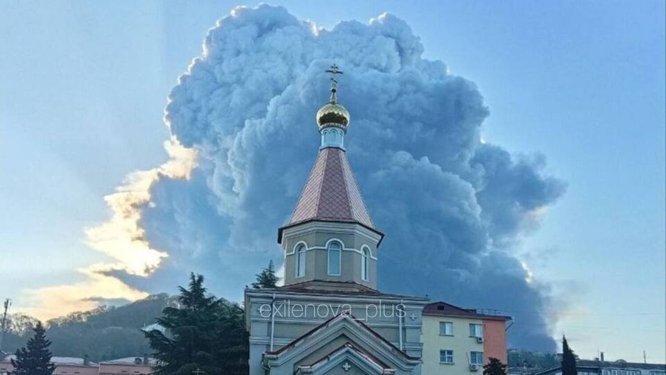 Уночі 20 квітня очевидці зафіксували займання в резервуарному парку на території морського порту Туапсе