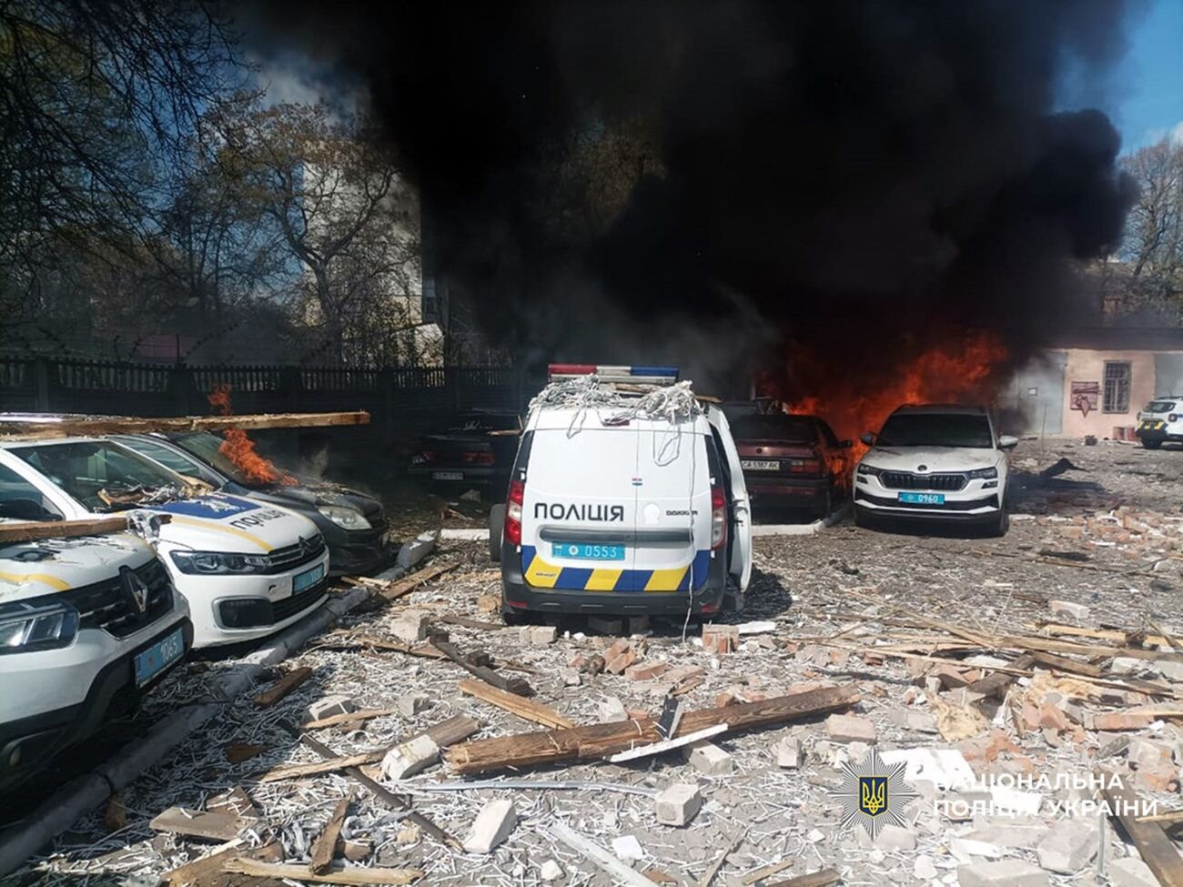 Унаслідок удару по території райвідділу поліції у Прилуках пошкоджені об'єкти цивільної інфраструктури й автомобілі