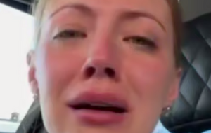 Россиянка эмоционально пожаловалась, что море все залито мазутом, а в небе летают "...баные БПЛА"