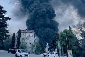 У Туапсе скаржаться на гар від пожежі на НПЗ