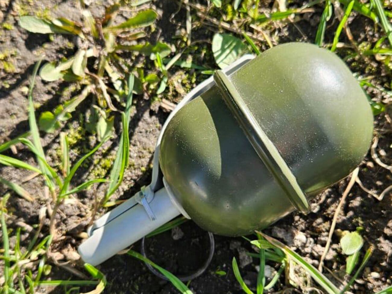 Як стверджують у поліції, спершу фігурант погрожував присутнім у магазині, а пізніше – і правоохоронцям