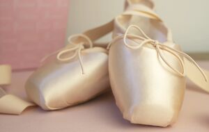 Сатинові балетки вийшли з трендів