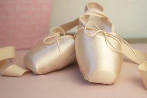 Сатинові балетки вийшли з трендів