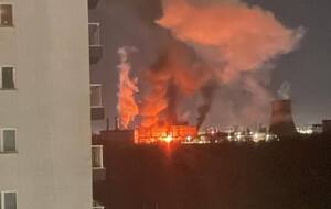 Після вибуху на ТЕЦ у Бухаресті виникло масштабне займання