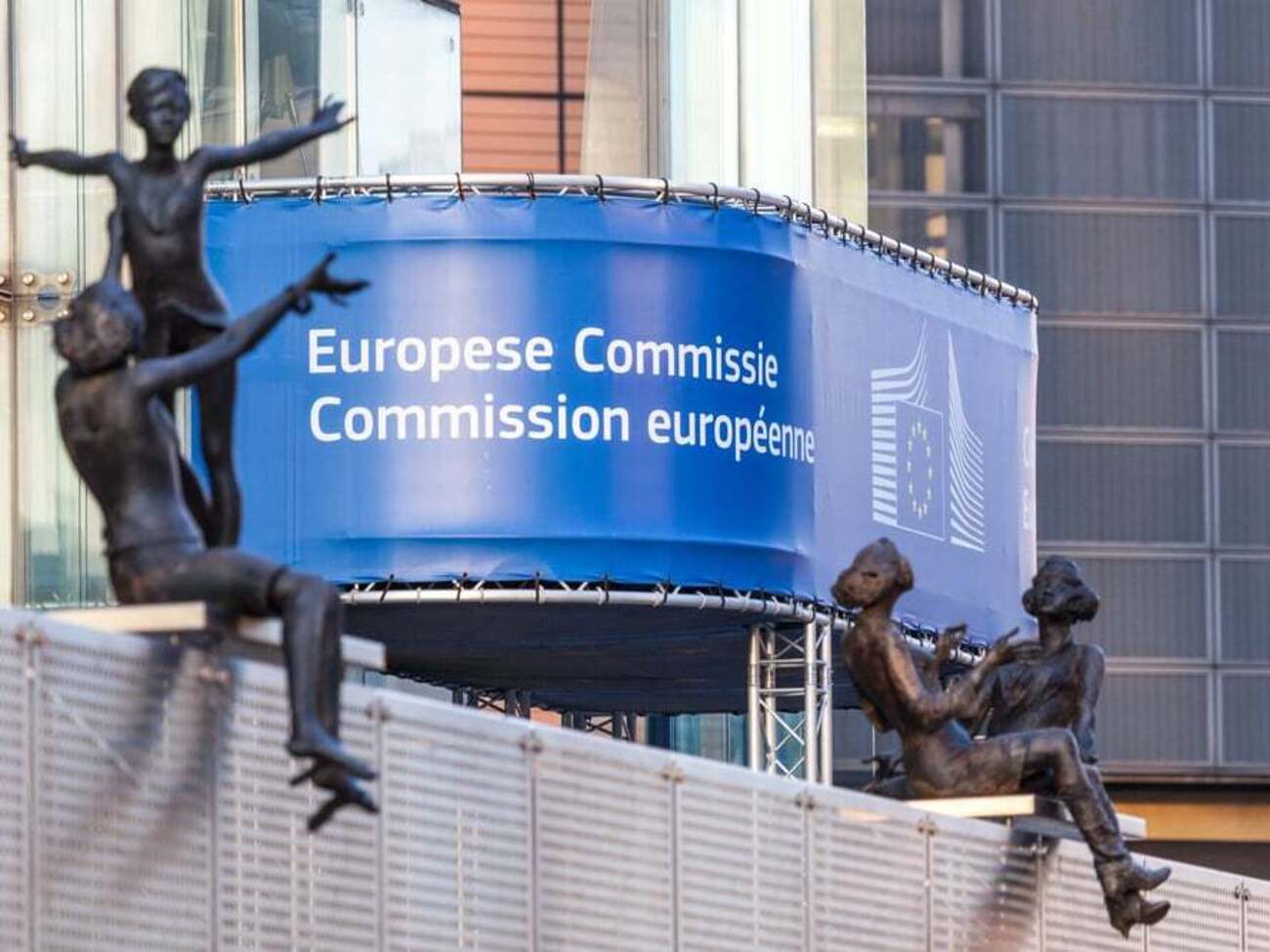 Єврокомісія декларує стратегічну потребу розвитку промисловості в ЄС