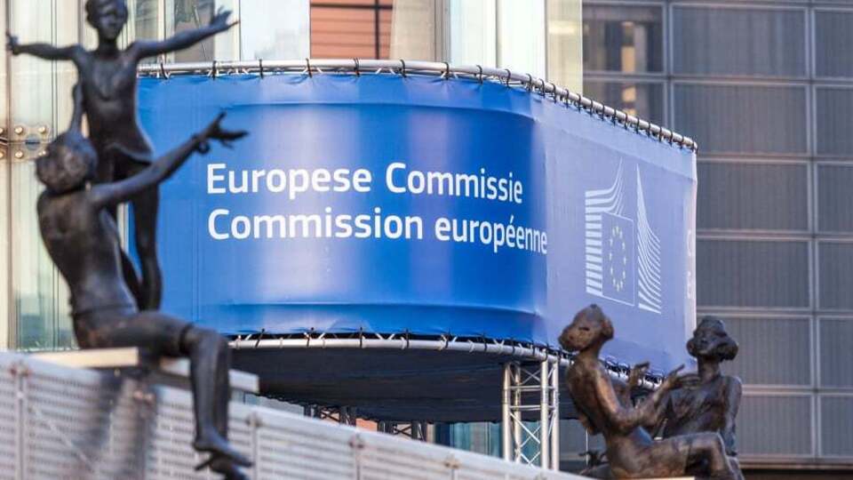 Єврокомісія декларує стратегічну потребу розвитку промисловості в ЄС
