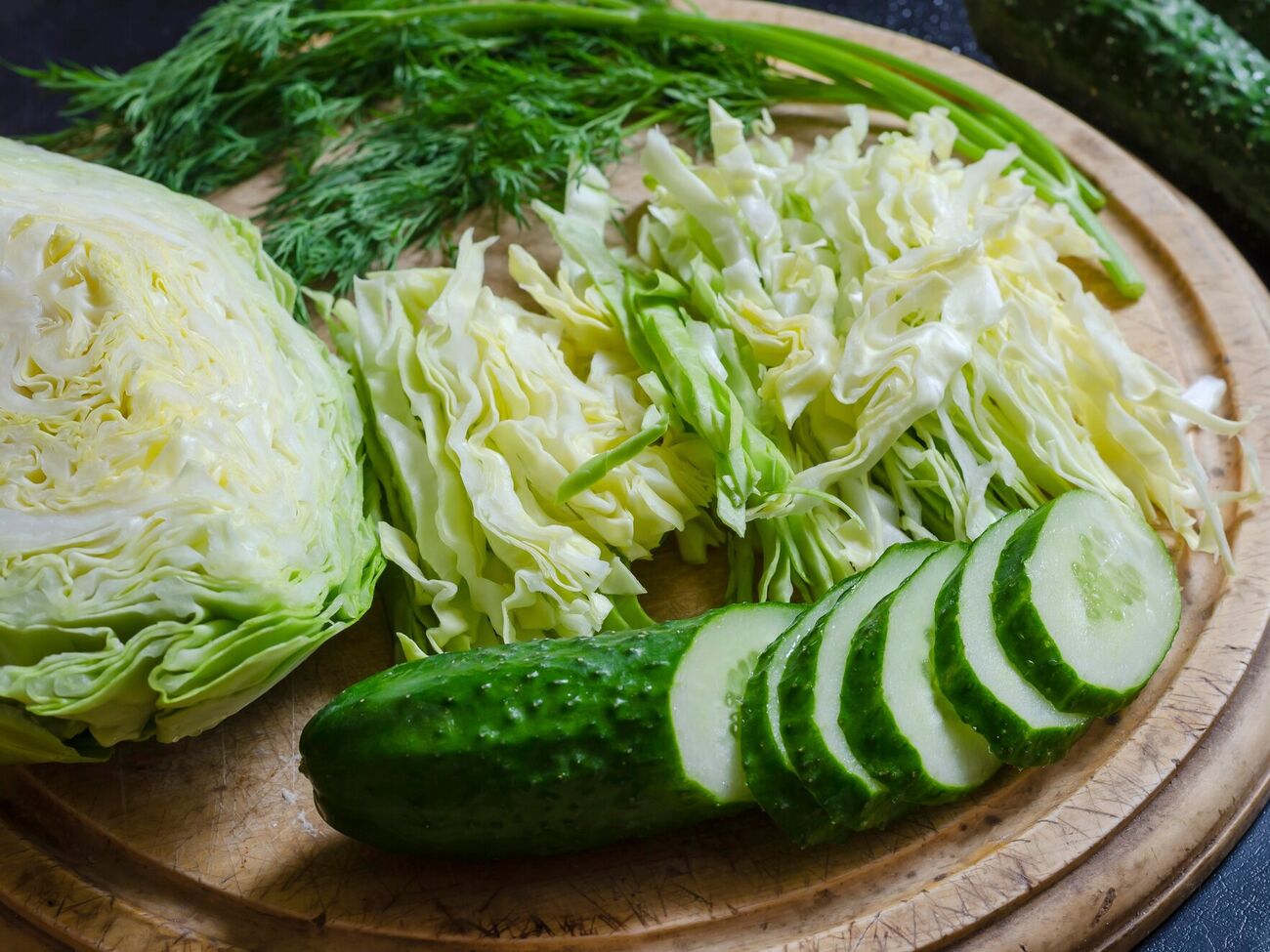 Секрет салата – в соусе из лимонного уксуса, горчицы, чеснока и авокадо