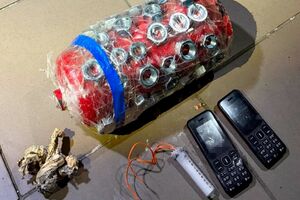 У фигуранта изъяли остатки составляющих к взрывчаткам и средства связи с вероятными доказательствами контактов с представителем российских спецслужб