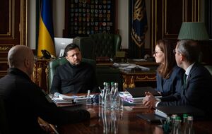 Зеленский обратил внимание, что "никто сейчас не способен гарантировать, что российские удары по инфраструктуре нефтепровода не повторятся"