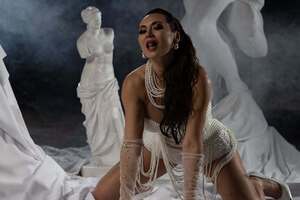 Саліванчук: Хочеться цій сексуальній жіночці, щоб хтось її обійняв