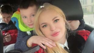 Тем, кто в полях, задаю вопрос: "Сколько еще будете воевать?" Ответ один