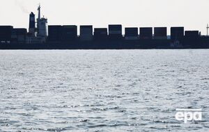 Деякі судна знайшли спосіб пройти через блокаду