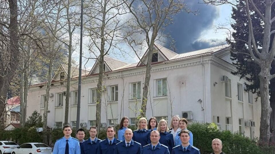 Прокурори провели акцію й позували для фото на тлі стовпа диму