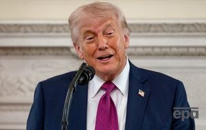 Трампа назвали "позорным женоненавистником" после фото со спортсменками