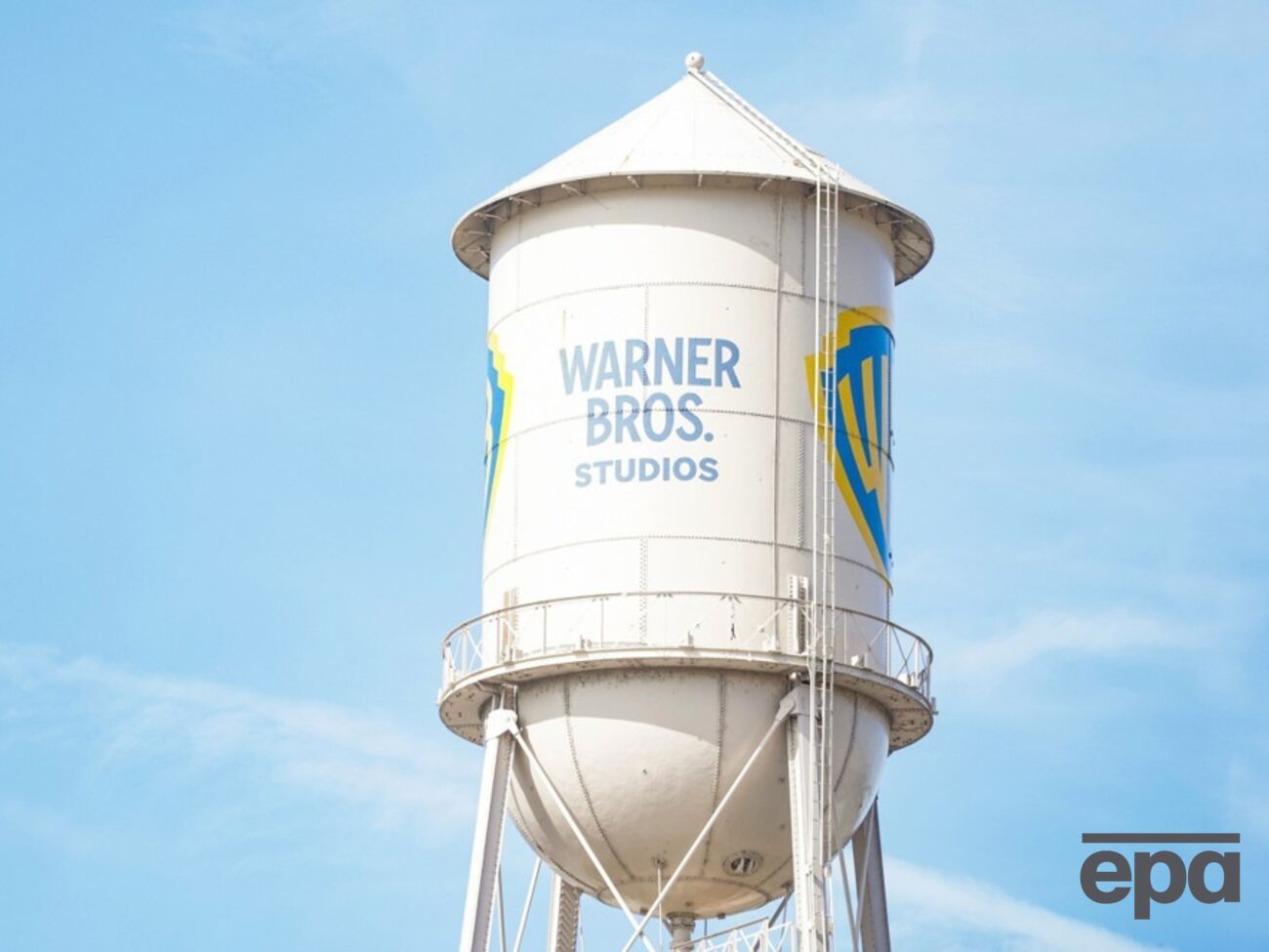 Акціонери Warner Bros. схвалили злиття з Paramount