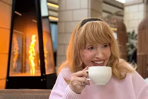 Галкин показал первое фото 77-летней Пугачевой с тростью