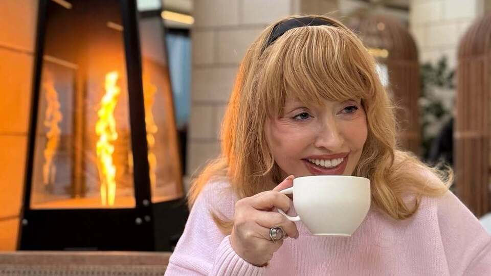 Галкин показал первое фото 77-летней Пугачевой с тростью