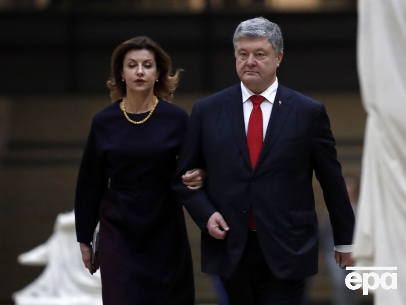 Тициан, Дали и 17 млрд. Суд разрешил чете Порошенко разделить имущество без развода 