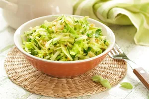 Весняний салат із капусти. Як зробити його найсмачнішим. Рецепт