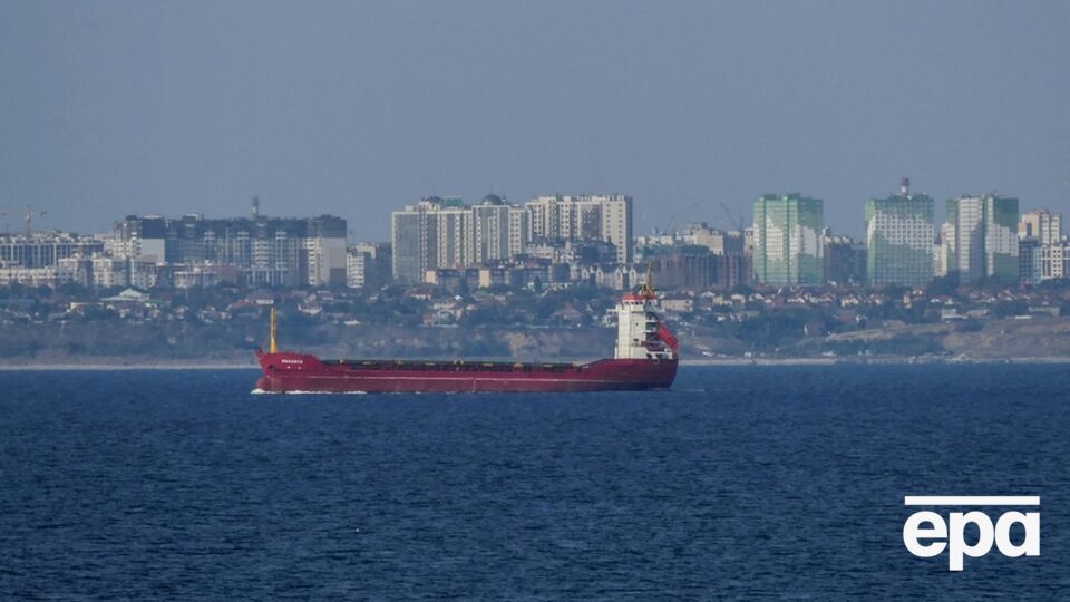 РФ уразила судно, яке прямувало "зерновим коридором" в Україну