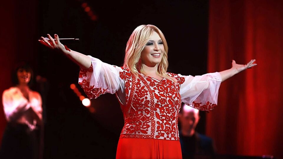 У мережі показали, який вигляд у житті має Ауріка Ротару. Фото