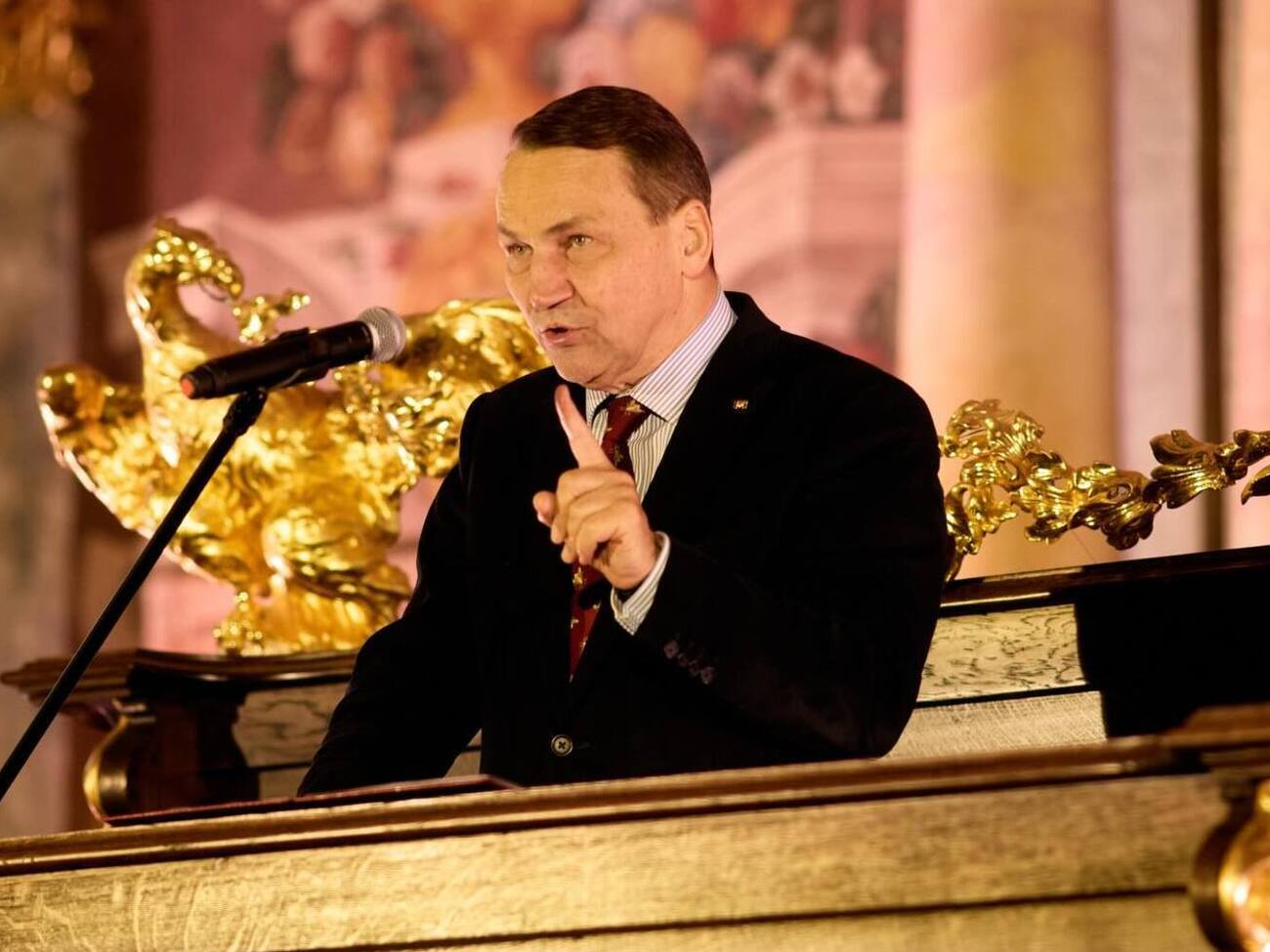 Путін у глухому куті, генерали не кажуть йому правди – Сікорський