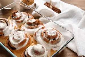 "Боже, какие они вкусные". Возьмите теплое молоко и два яйца – и мягкие булочки с кремом готовы