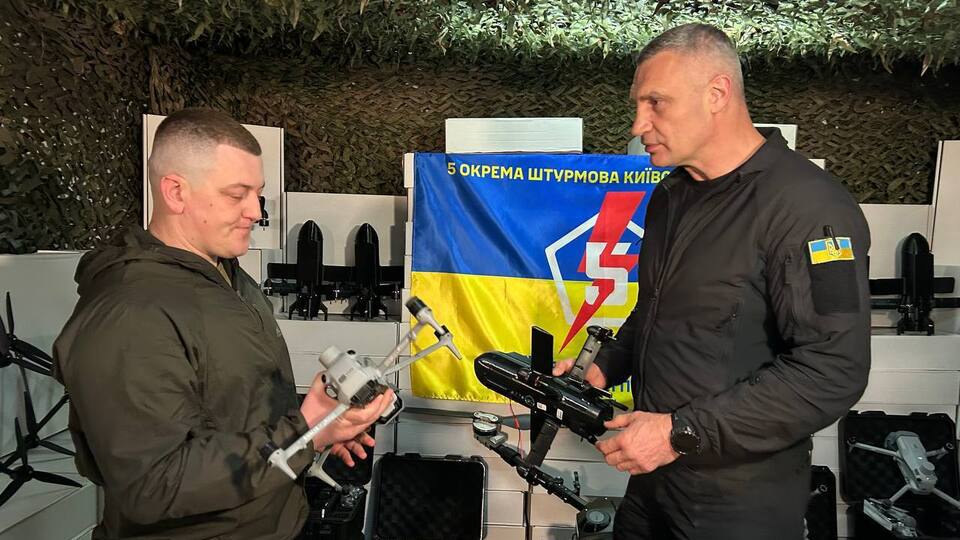 Громада Києва передала 5-й штурмовій бригаді 2 тис. безпілотників – Кличко