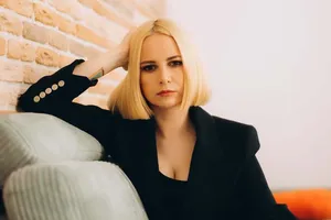 Секс після інтерв'ю, заморожені яйцеклітини й "російськомовна щелепа". Хто така Емма Антонюк