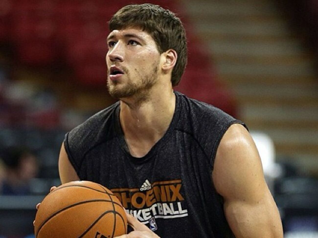 Работал в РФ после начала войны. Что известно о новом герое шоу "Холостяк"