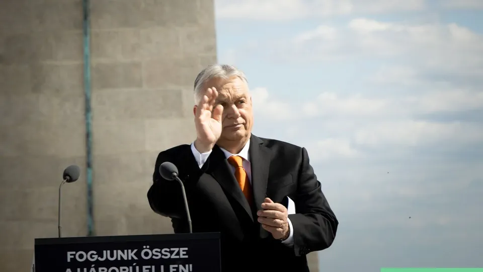 Орбан заявив про відмову від мандата в парламенті Угорщини. Журналіст припустив підготовку до втечі