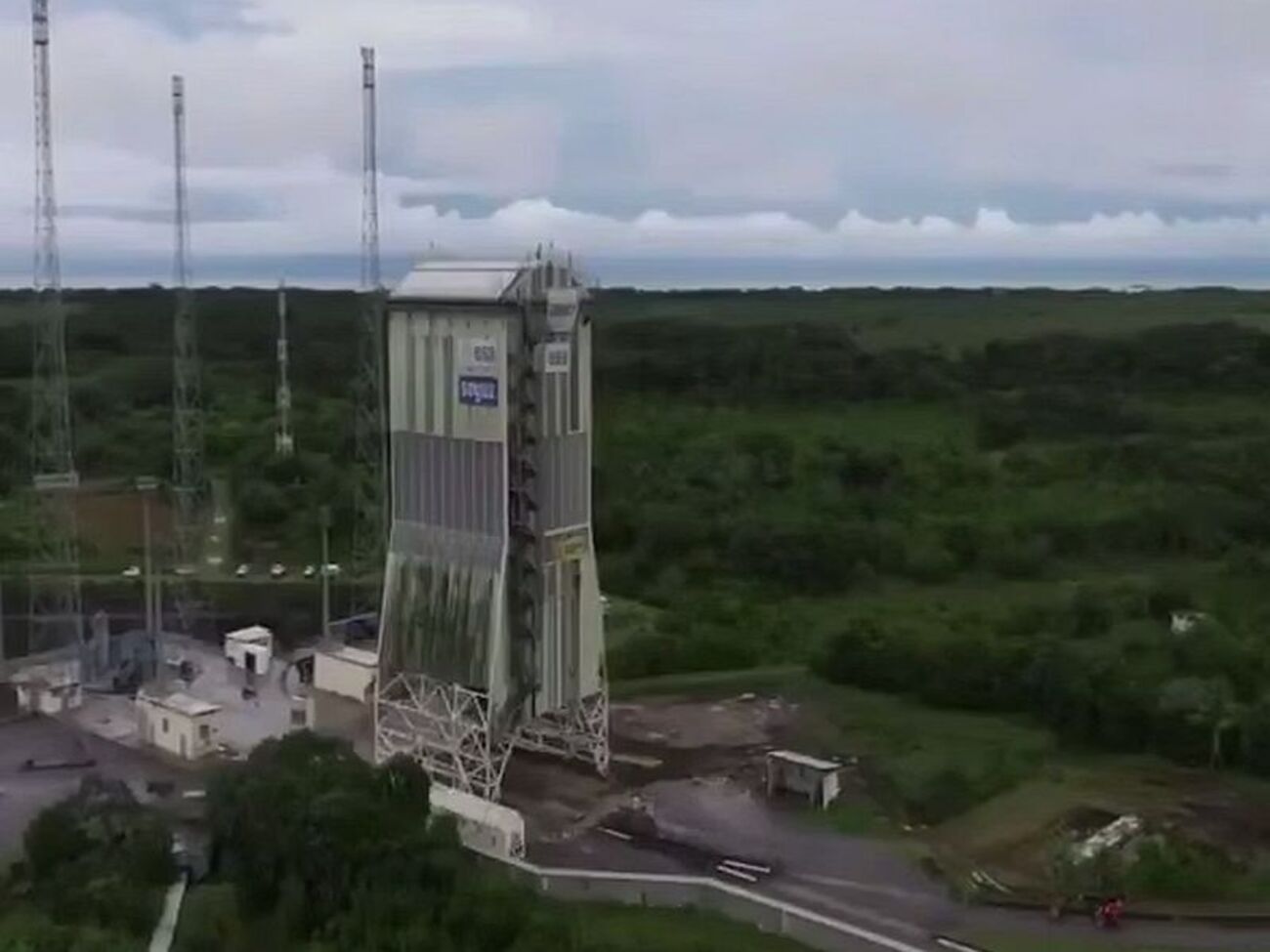 Во французской Гвиане взорвали стартовую площадку для российских космических ракет. Видео