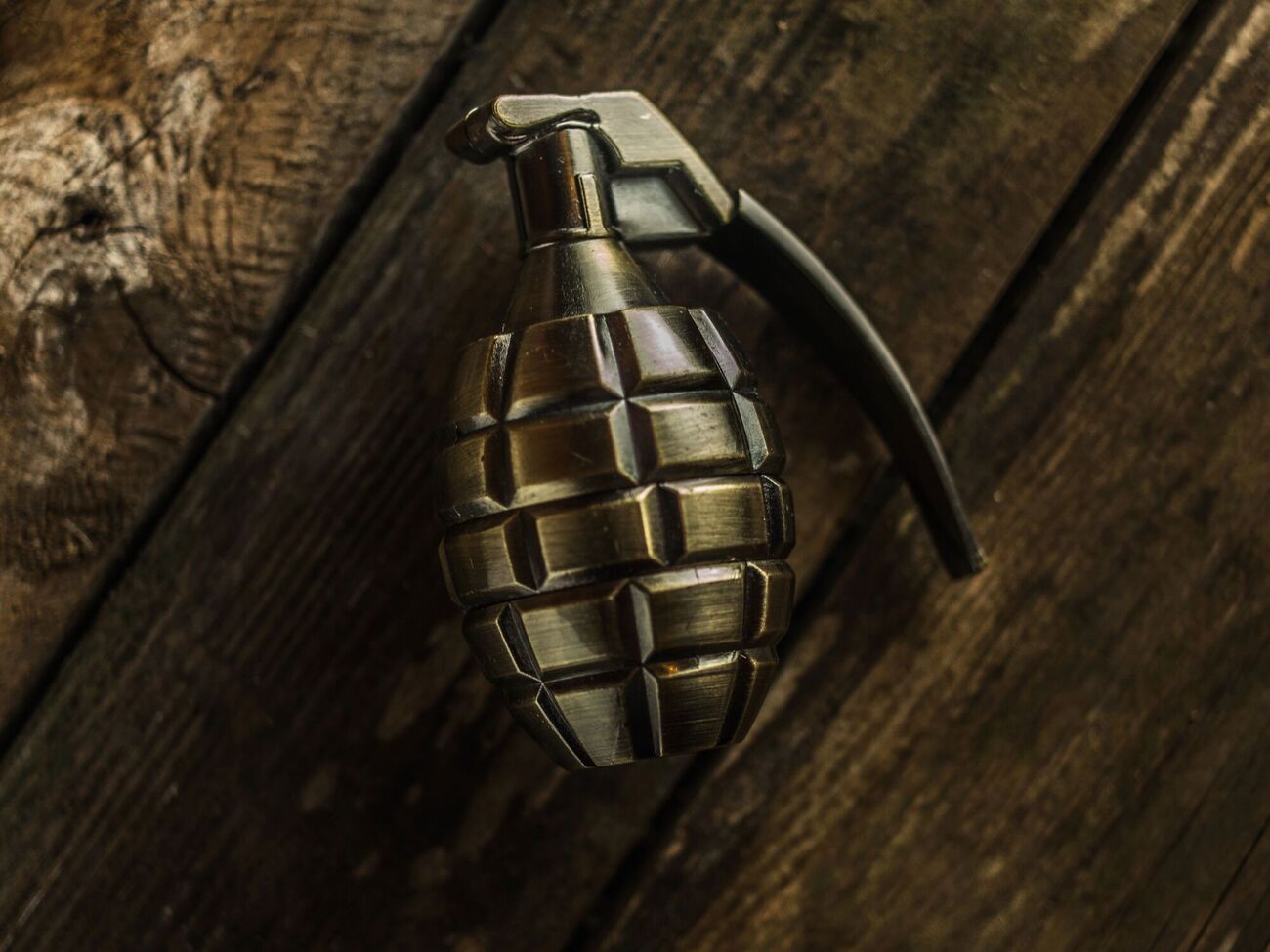 У Запоріжжі у квартирі вибухнула граната, є загибла й поранені. Відео