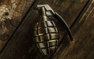 В Запорожье в квартире взорвалась граната, есть погибшая и раненые. Видео