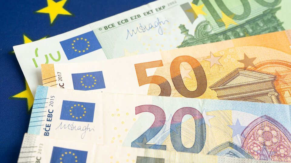 Євросоюзу, імовірно, доведеться знову кредитувати Україну 2027 року – WSJ