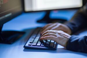 В Германии разгорелся скандал: хакеры взломали Signal и получили доступ к чатам чиновников – СМИ