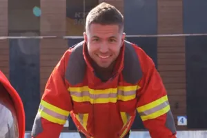 "Дівчата, всі сюди". Привабливий рятувальник із Закарпаття зачарував українок. Чи він вільний?