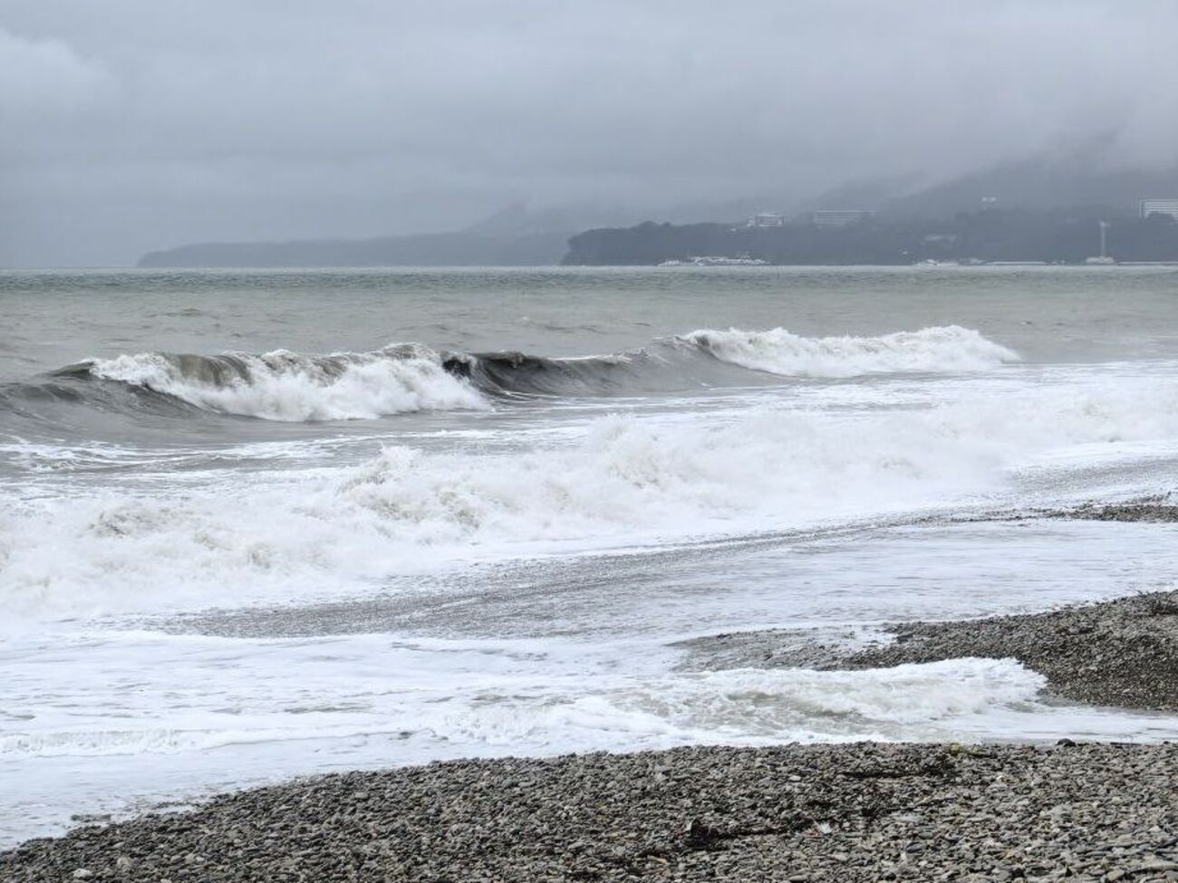 "Виписаний з російських міст." У мережі показали, як виглядає набережна Туапсе після атаки на НПЗ